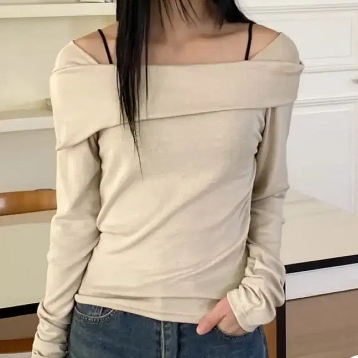 [BUNJANG] Off-Shoulder T-shirt Black / 언발 오프숄더 티셔츠 블랙