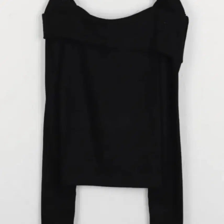 [BUNJANG] Off-Shoulder T-shirt Black / 언발 오프숄더 티셔츠 블랙