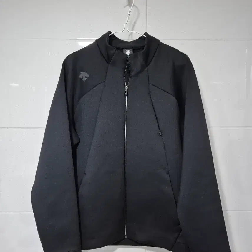 [BUNJANG] Descente Black Full-Zip Jacket / 데상트 블랙 풀집업 자켓100
