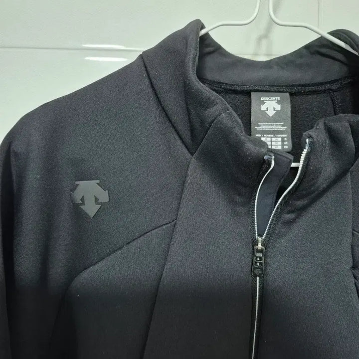 [BUNJANG] Descente Black Full-Zip Jacket / 데상트 블랙 풀집업 자켓100