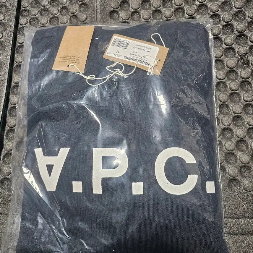 [SOLD OUT] A.P.C. 다크네이비 맨투맨 M 사이즈
