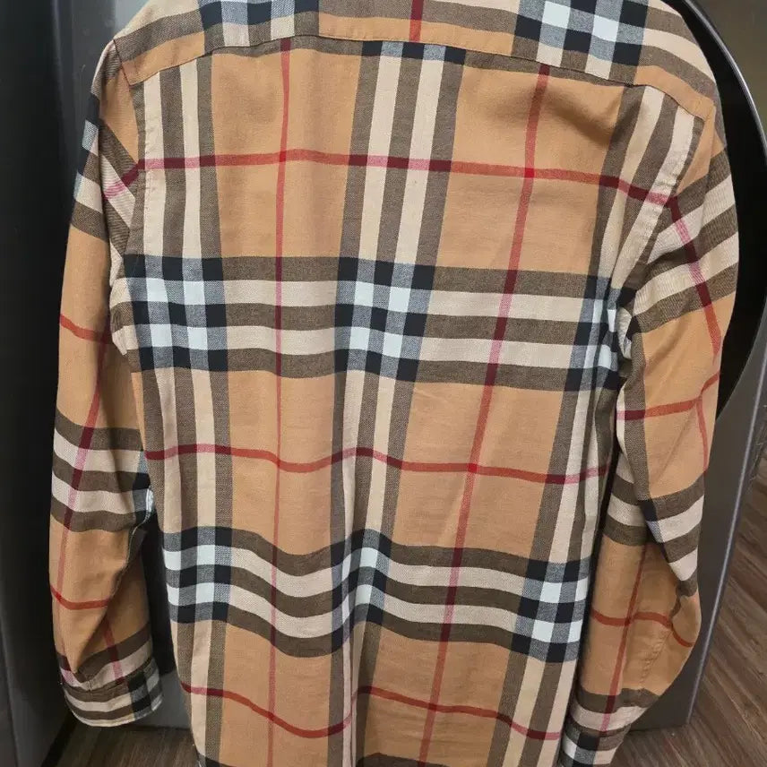 [SOLD OUT] 정품 버버리 체크 셔츠  라지 판매합니다.