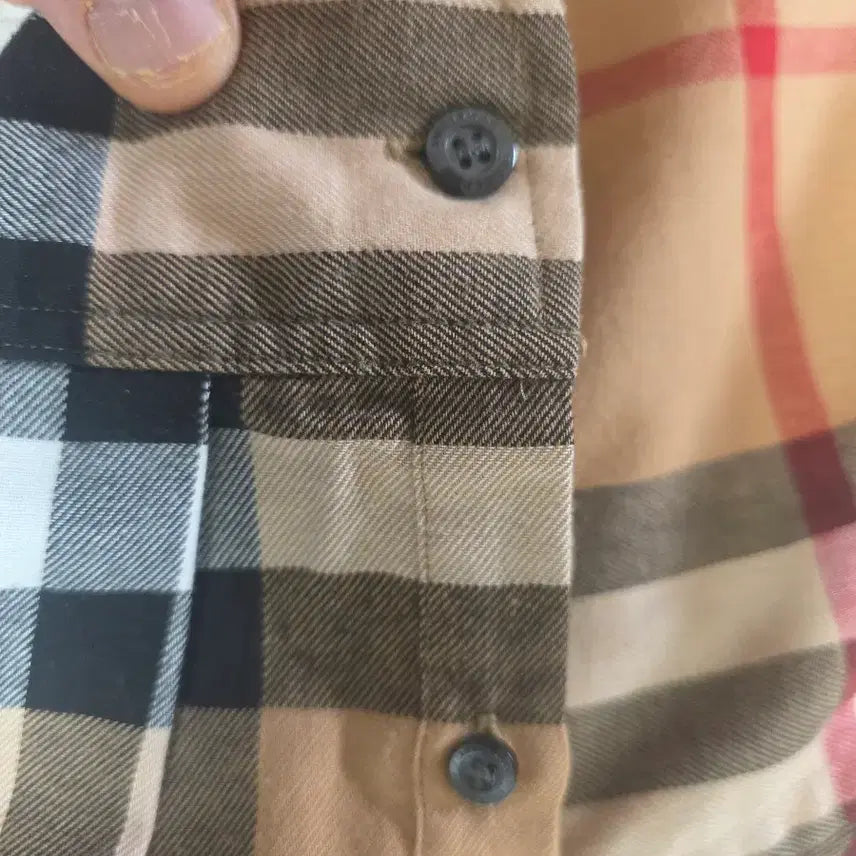 [SOLD OUT] 정품 버버리 체크 셔츠  라지 판매합니다.