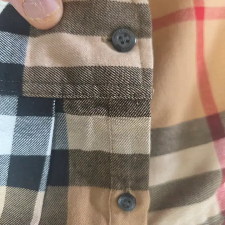 [SOLD OUT] 정품 버버리 체크 셔츠  라지 판매합니다.