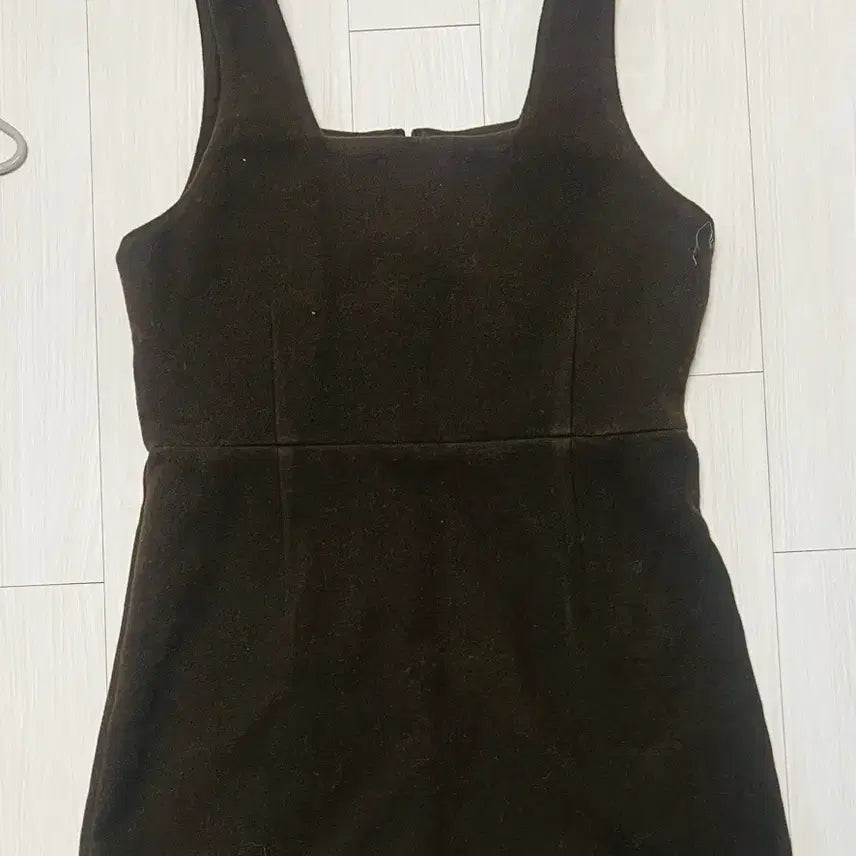 [BUNJANG] Khaki Square Neck Mini Dress / 카키색 스퀘어넥 미니 원피스