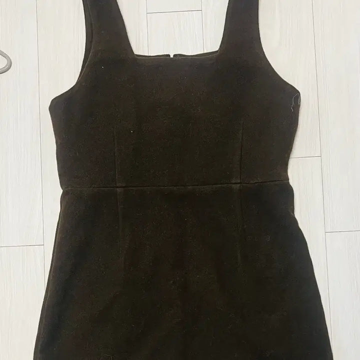 [BUNJANG] Khaki Square Neck Mini Dress / 카키색 스퀘어넥 미니 원피스