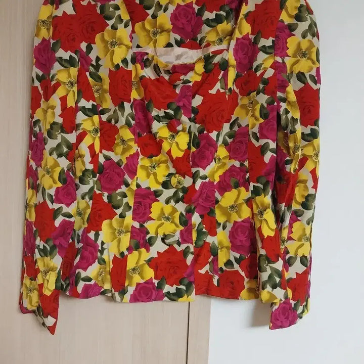 [BUNJANG] Nippon Boutique Floral Print Silk Jacket / 니폰부티크 플라워 프린트 자켓 실크 100. 55 66