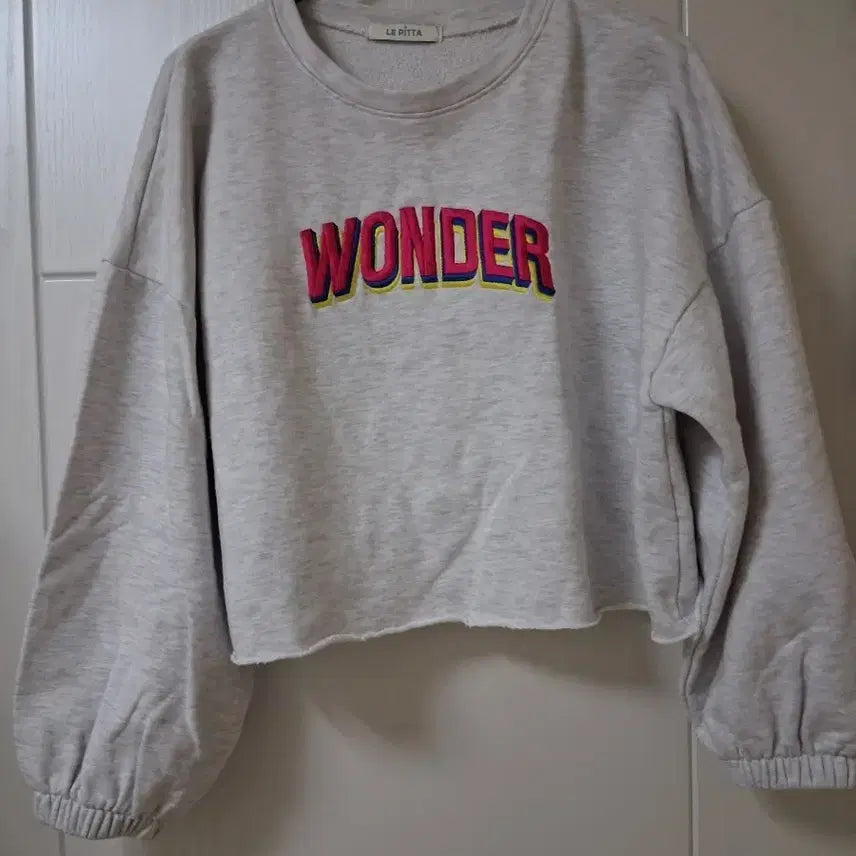 [BUNJANG] Le Pita Wonder Crop Sweatshirt / 르피타 Wonder 크롭 맨투맨