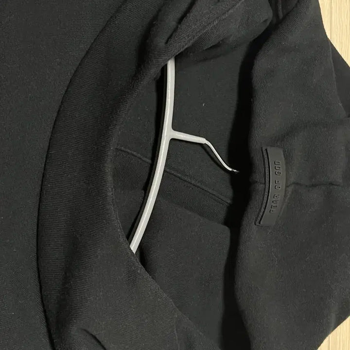 [BUNJANG] Fear of God Essentials Black Hoodie / 피어오브갓 에센셜 블랙 후드티