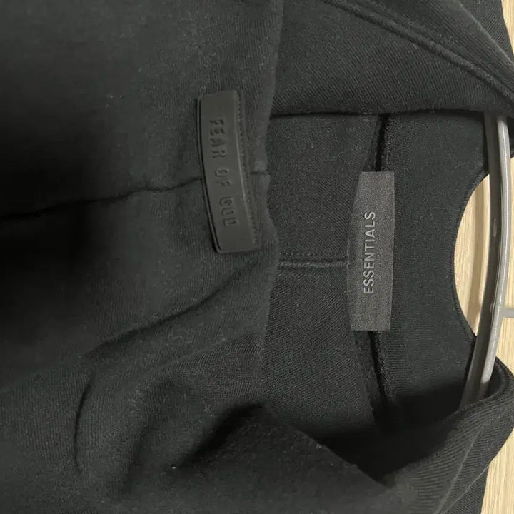 [BUNJANG] Fear of God Essentials Black Hoodie / 피어오브갓 에센셜 블랙 후드티