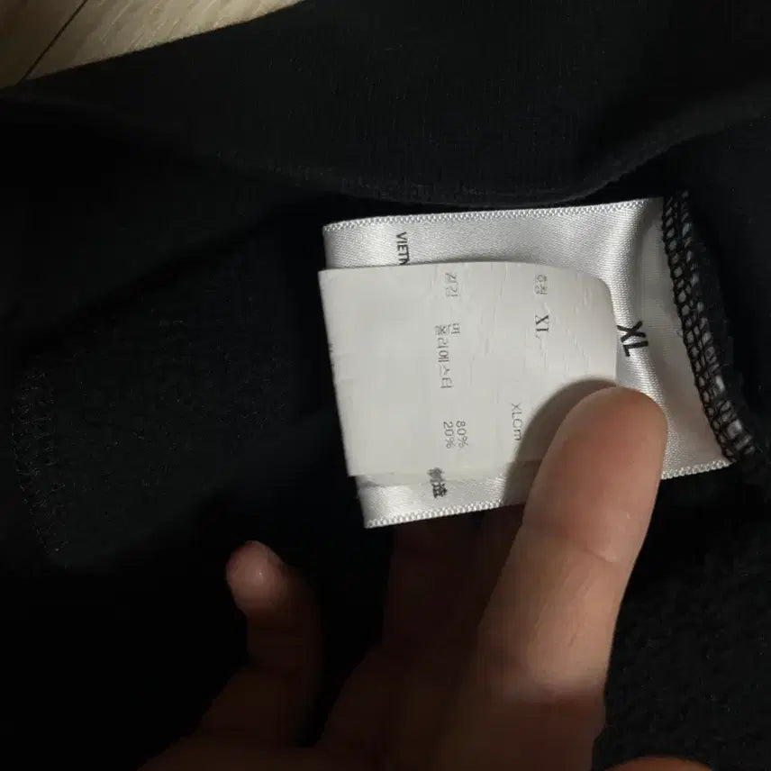 [BUNJANG] Fear of God Essentials Black Hoodie / 피어오브갓 에센셜 블랙 후드티