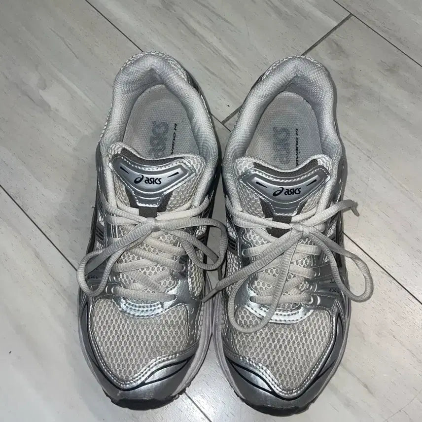 [BUNJANG] Asics Gel-Kayano 14 Sneakers / 아식스 젤카야노 240