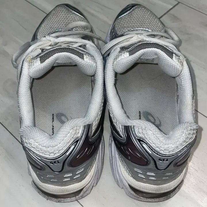 [BUNJANG] Asics Gel-Kayano 14 Sneakers / 아식스 젤카야노 240