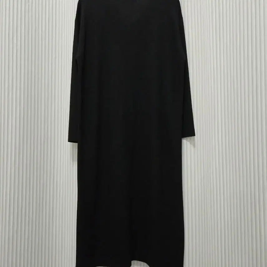[SOLD OUT] 새상품 LAP 브이넥 니트 롱원피스 / 블랙 루즈핏 / 체형커버
