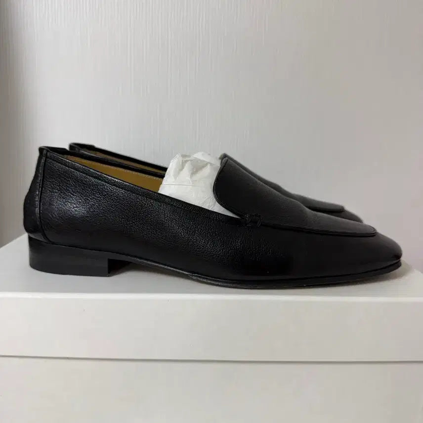 [SOLD OUT] 더로우 아담 로퍼 블랙 40 사이즈