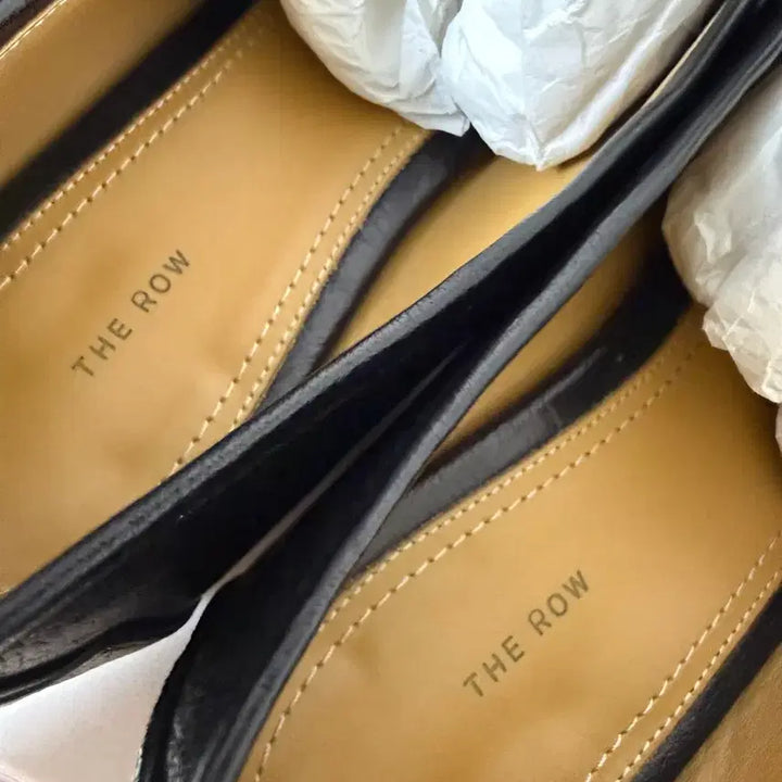 [SOLD OUT] 더로우 아담 로퍼 블랙 40 사이즈