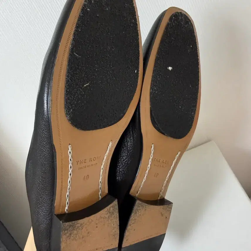 [SOLD OUT] 더로우 아담 로퍼 블랙 40 사이즈