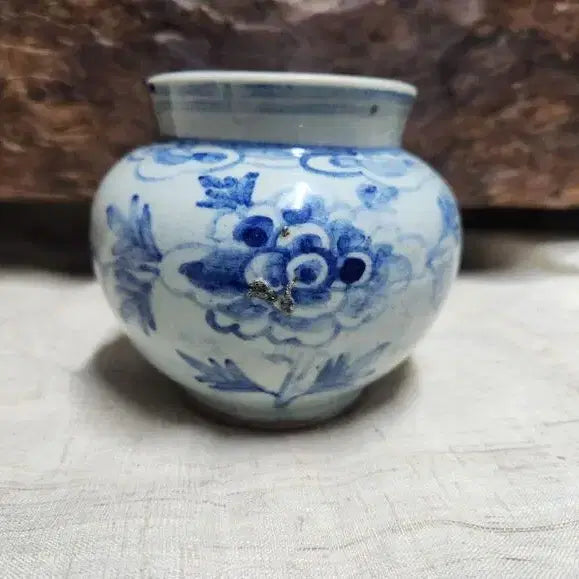 [BUNJANG] Authentic Joseon Dynasty Late Bunwon Blue-and-White Porcelain Peony Vase / 진품//조선시대후기 분원 청화백자 목단호