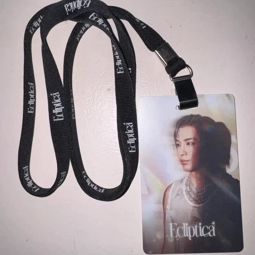 [BUNJANG] Taeyang Birthday Exhibition Lanyard / 태양 생일 전시회 입장목걸이