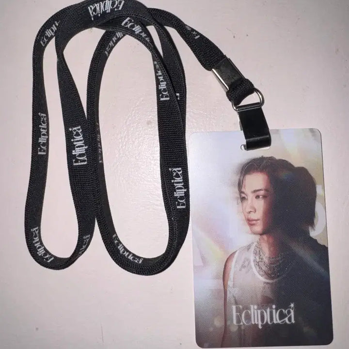 [BUNJANG] Taeyang Birthday Exhibition Lanyard / 태양 생일 전시회 입장목걸이