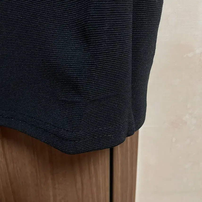 [BUNJANG] Black Midi Skirt / 블랙 뒷트임 미디 스커트