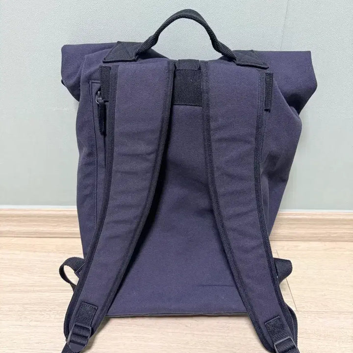 [BUNJANG] Uniqlo x JWA Anderson Roll Top Backpack / 유니클로 x JWA 앤더슨 롤탑백팩 67 BLUE