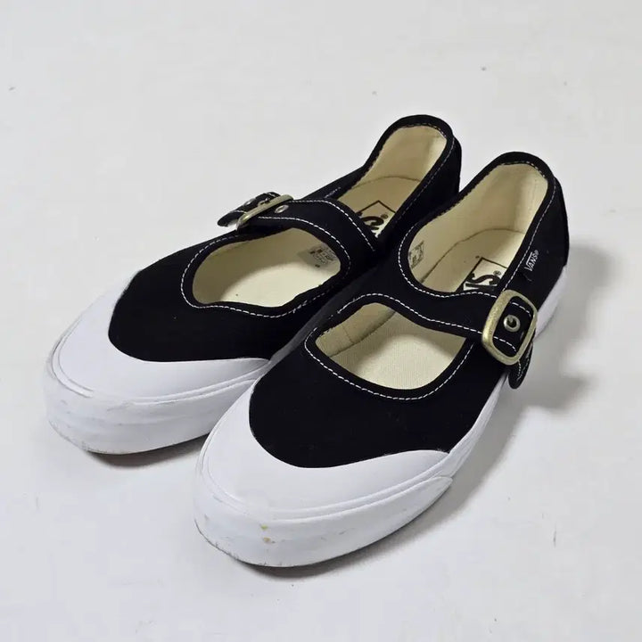 [SOLD OUT] 반스 메리제인 블랙 뮬 스니커즈 240. b