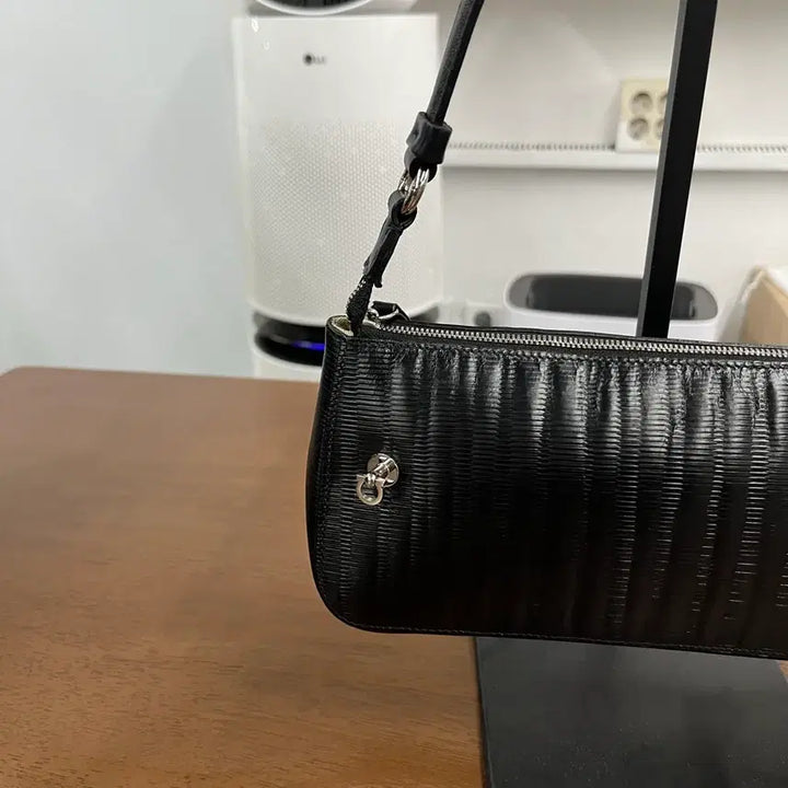 [BUNJANG] Salvatore Ferragamo Leather Shoulder Bag / 페레가모 레더 숄더백