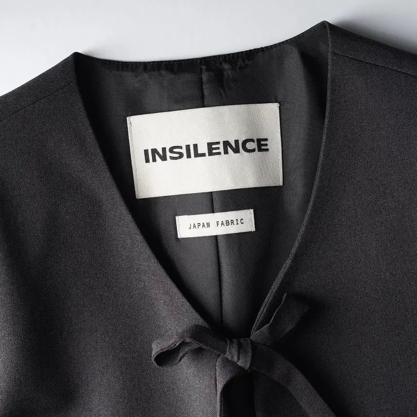 [BUNJANG] In Silence Woman 24FW Strap Crop Short Light Jacket / 인사일런스 우먼 24FW 스트랩 크롭 쇼트 라이트 재킷