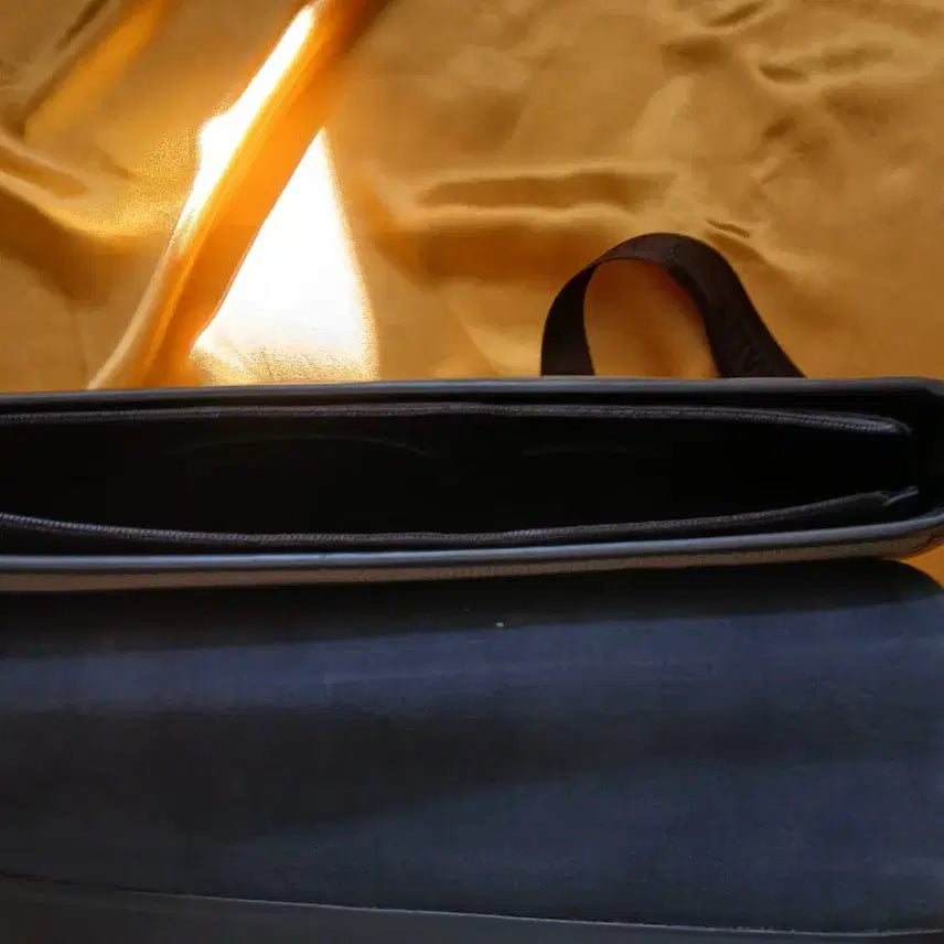 [SOLD OUT] Bally 발리 남성 메신저백 숄더백