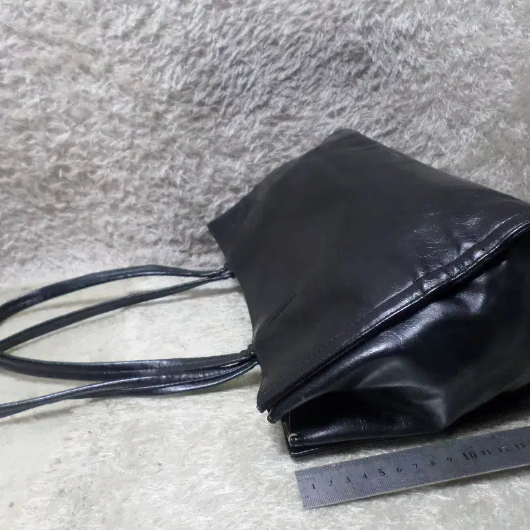 [BUNJANG] Bettyboom Vintage Oblong Shoulder Bag / 베티붐구제 스탠드오일 오블롱백 숄더백 블랙 중고 가방