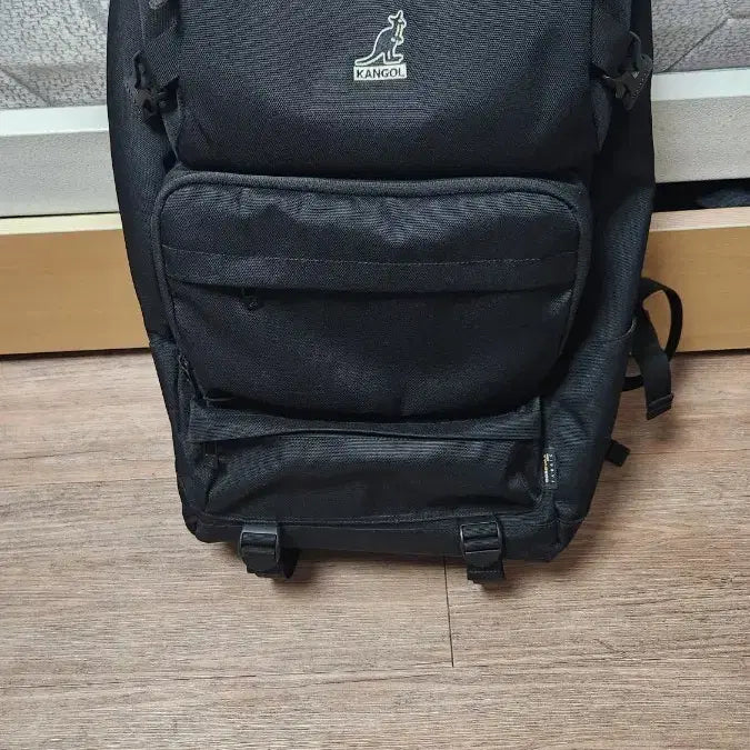 [BUNJANG] Kangol Glamping Big Bag Lite Backpack / 캉골 Glamping big bag Lite 1082