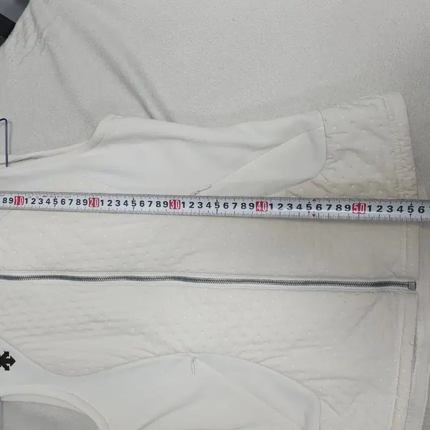 [BUNJANG] Descente Lightweight Jacket Vest White 90 / 데상트 경량 자켓 조끼 기모 베스트 화이트 90