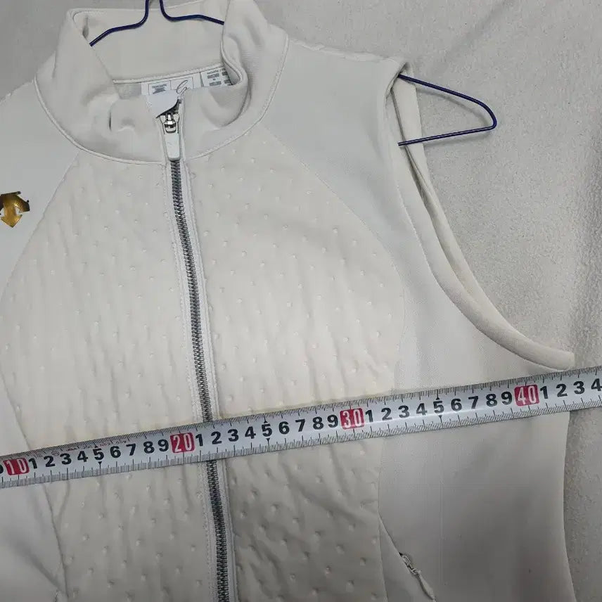 [BUNJANG] Descente Lightweight Jacket Vest White 90 / 데상트 경량 자켓 조끼 기모 베스트 화이트 90