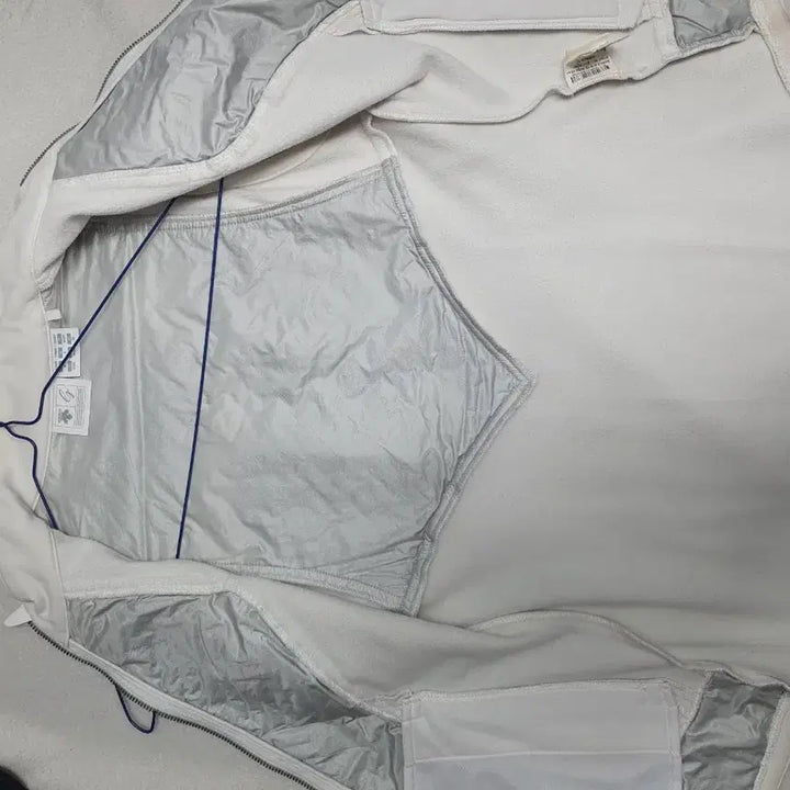[BUNJANG] Descente Lightweight Jacket Vest White 90 / 데상트 경량 자켓 조끼 기모 베스트 화이트 90
