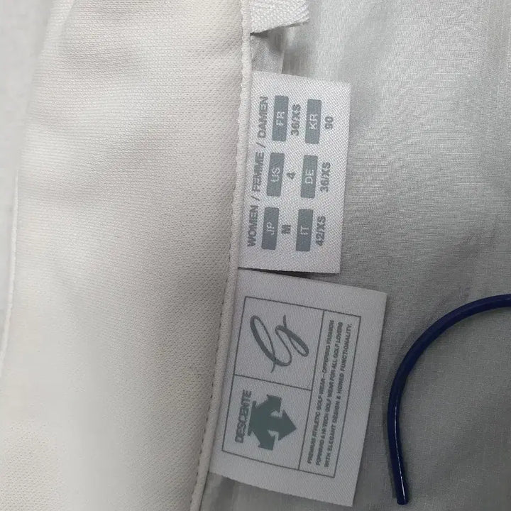 [BUNJANG] Descente Lightweight Jacket Vest White 90 / 데상트 경량 자켓 조끼 기모 베스트 화이트 90