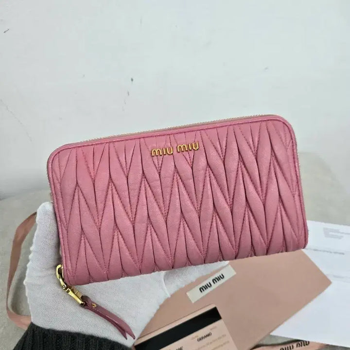 [BUNJANG] Miu Miu Matelassé Long Wallet / [정품] 미우미우 마테라쎄 장지갑