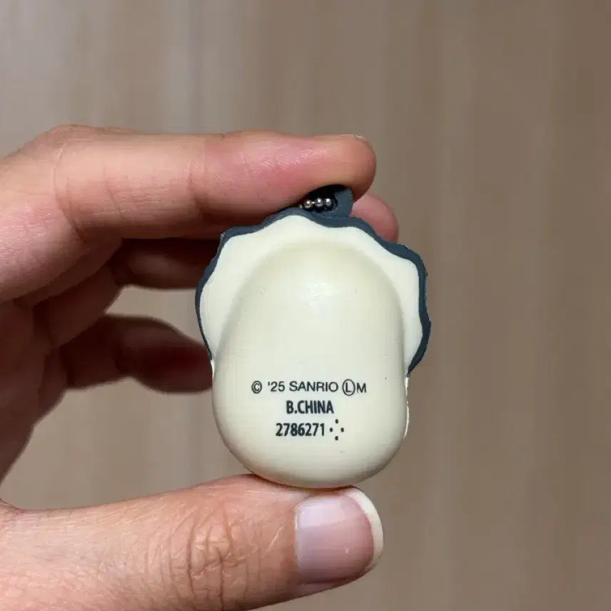 [BUNJANG] Sanrio Oyster Squishy Gacha Hello Kitty / 산리오 굴 오이스터 스퀴시 가챠(헬로키티)