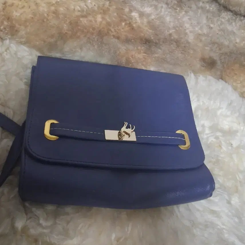 [BUNJANG] Navy Flap Shoulder Bag / 네이비색 플랩 숄더백 가방