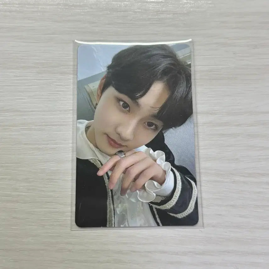 [BUNJANG] ENHYPEN Jungwon Border: Day One POB, Lucky Draw Photocard / 엔하이픈 정원 보더 데이원 포카 판매 양도 특전 미공포 럭드 더스크 굿즈