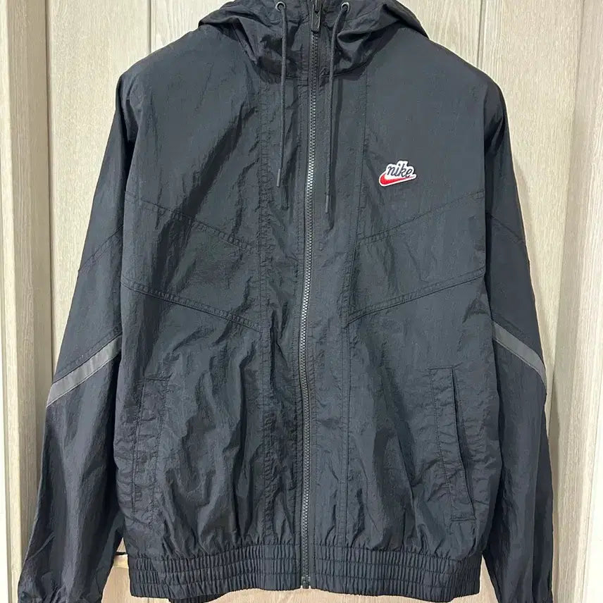 [SOLD OUT] 나이키 헤리티지 윈드러너 블랙 바람막이 후드 자켓