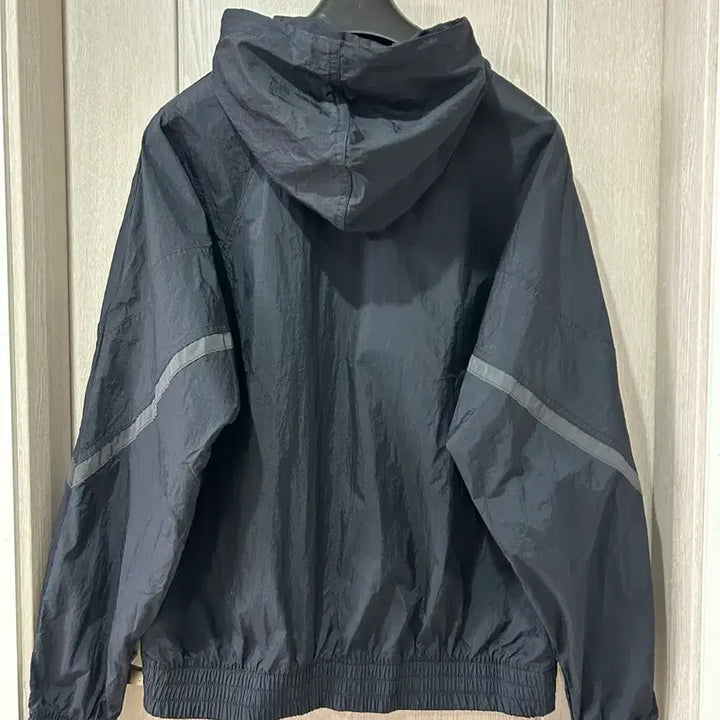[SOLD OUT] 나이키 헤리티지 윈드러너 블랙 바람막이 후드 자켓