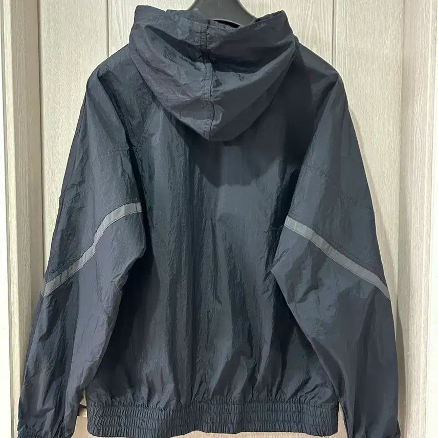[SOLD OUT] 나이키 헤리티지 윈드러너 블랙 바람막이 후드 자켓