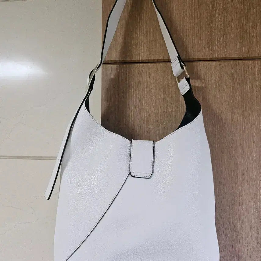 [BUNJANG] Soga-juk Leather Shoulder Bag / 소가죽 숄더백 화이트