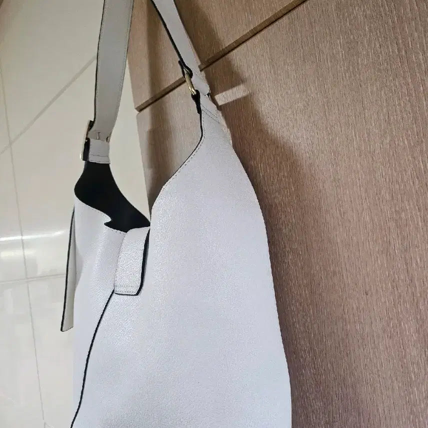 [BUNJANG] Soga-juk Leather Shoulder Bag / 소가죽 숄더백 화이트