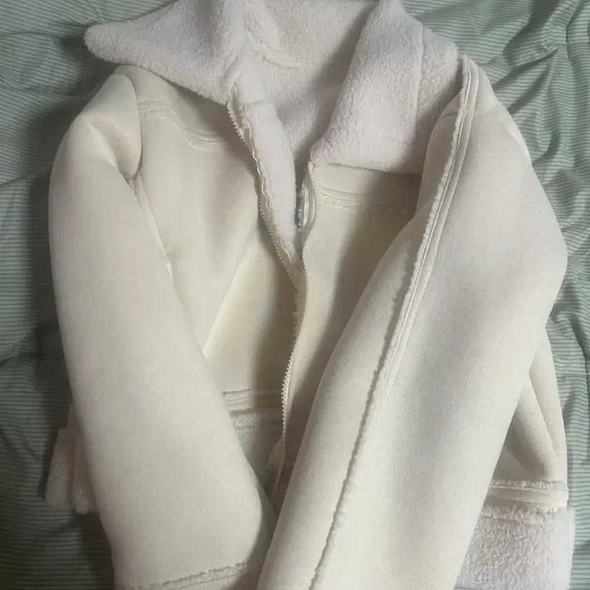 [BUNJANG] High Quality Ivory Cropped Shearling Jacket / 하이퀄 아이보리 크롭 무스탕