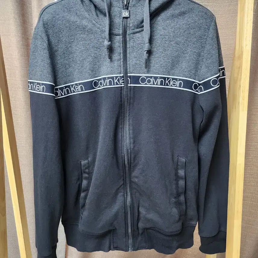 [BUNJANG] Calvin Klein Tech Jersey Hooded Zip-up / 캘빈클라인 tech Jersey 후드집업 M