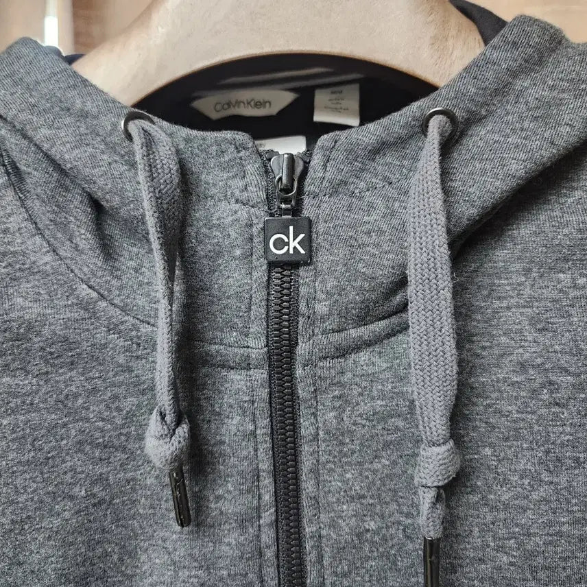 [BUNJANG] Calvin Klein Tech Jersey Hooded Zip-up / 캘빈클라인 tech Jersey 후드집업 M