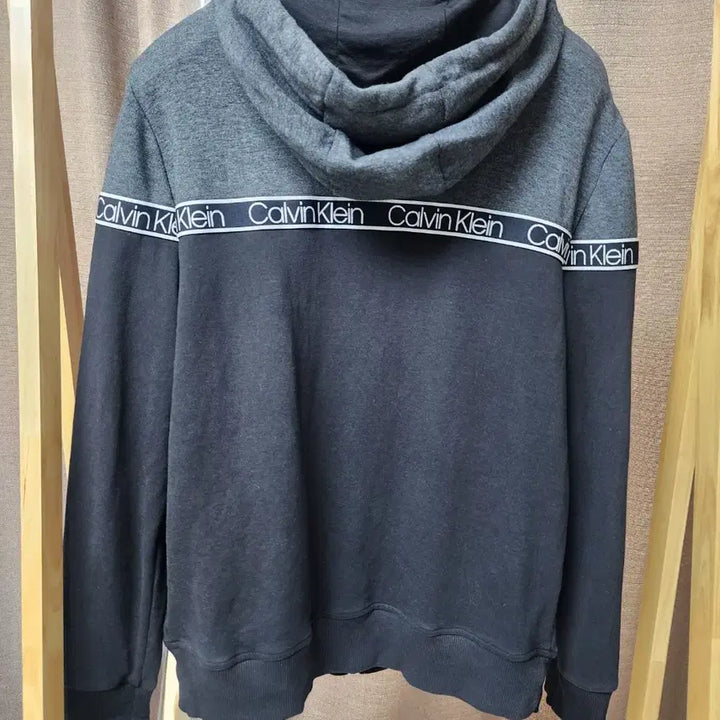 [BUNJANG] Calvin Klein Tech Jersey Hooded Zip-up / 캘빈클라인 tech Jersey 후드집업 M