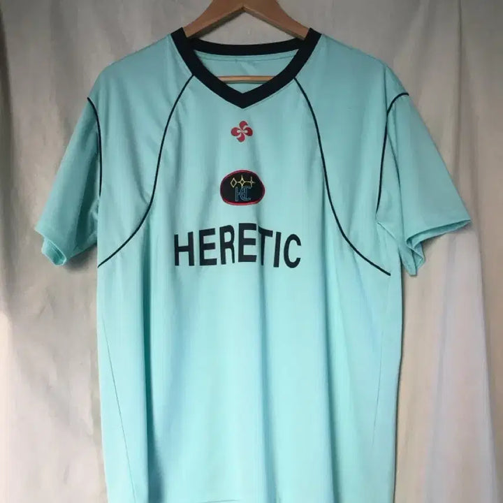 [BUNJANG] Heretic Unisex Short Sleeve T-shirt / 헤레틱 반팔